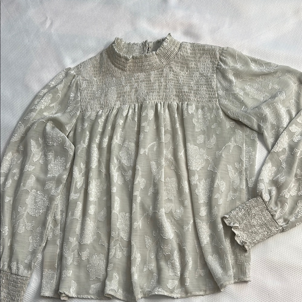 ~ 3 for $20~Knox Rose smocked floral blouse